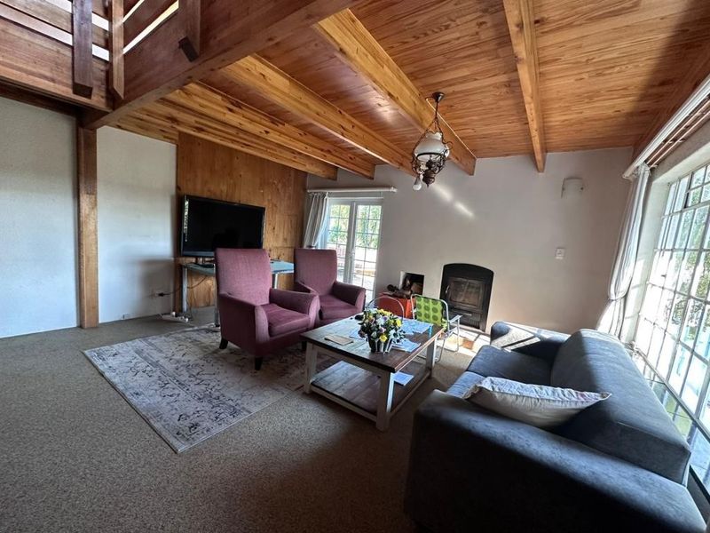 Spacious 4 Bedroom Family home with a cottage! - Photo 9