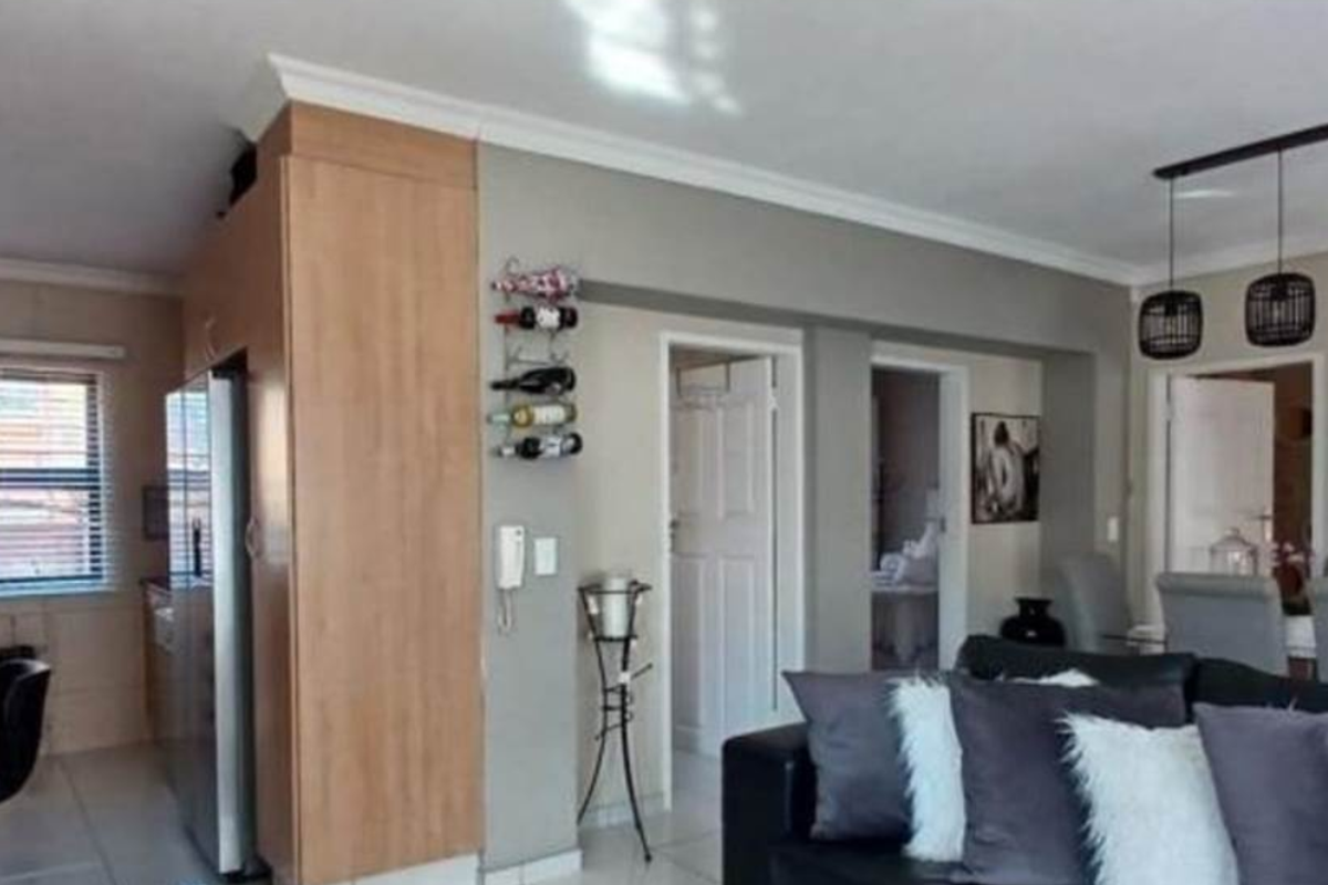 Modern unit - Photo 4