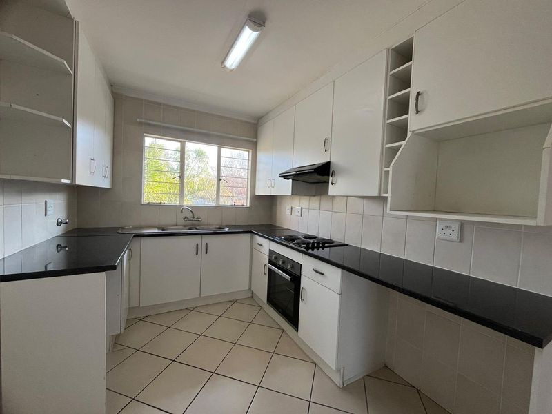 TWO BEDROOM APARTMENT IN HALFWAY GARDENS AVAILABLE. - Photo 3