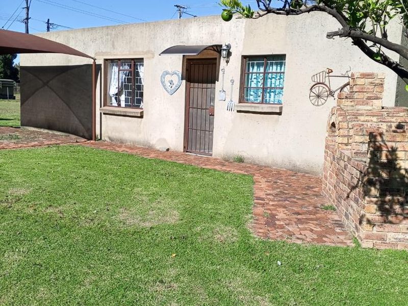 Bachelor’s Flat To Rent – Peaceful Garden Retreat - Photo 3