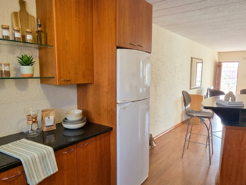 Modern 2-Bedroom Apartment in the Heart of Sandton - Photo 6