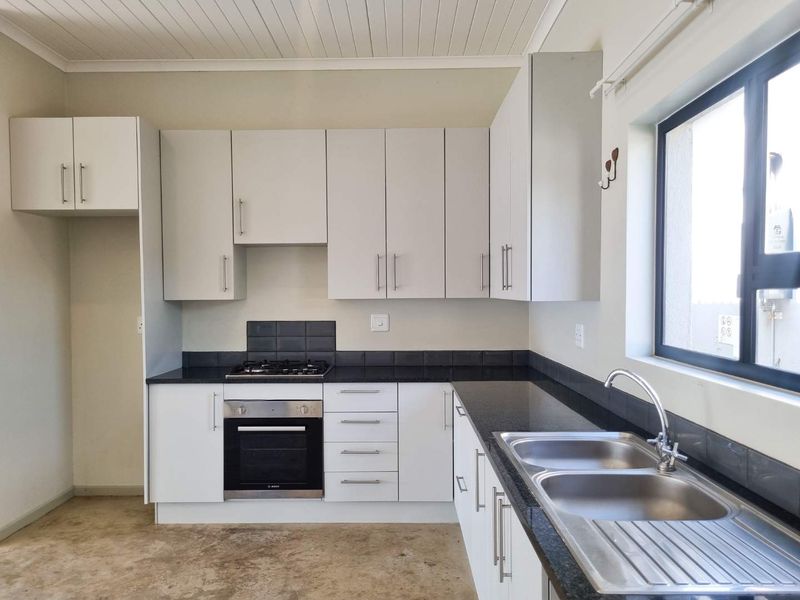 2-bedroom townhouse for sale - Photo 6