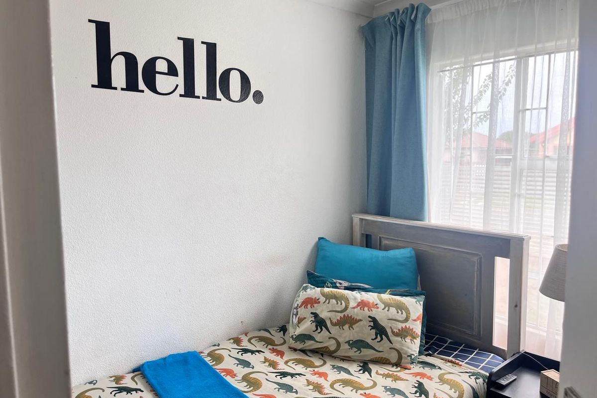 Charming 3-Bedroom Home - Photo 5