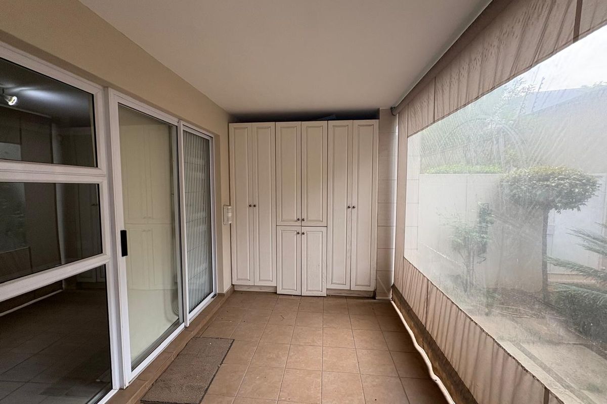 Charming 2-Bedroom Apartment at The Plum on 49 Bompas Road, Hyde Park - Photo 5