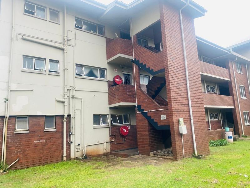 Hidden Gem in Suburban Seaview, Durban Awaiting Your Personal Touch !! - Photo 10
