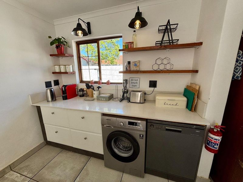 Exquisite, stylish townhouse to rent in Die WIlgers - Photo 8