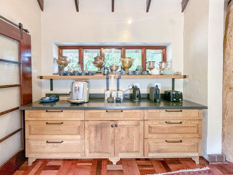 Luxury 5-Bed Historic Farmhouse, Simbithi Eco Estate - Sleeps 12! - Photo 9