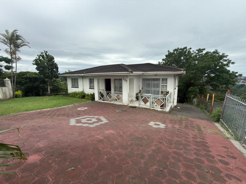 3-Bedroom House for Sale in Burlington Heights - Photo 1