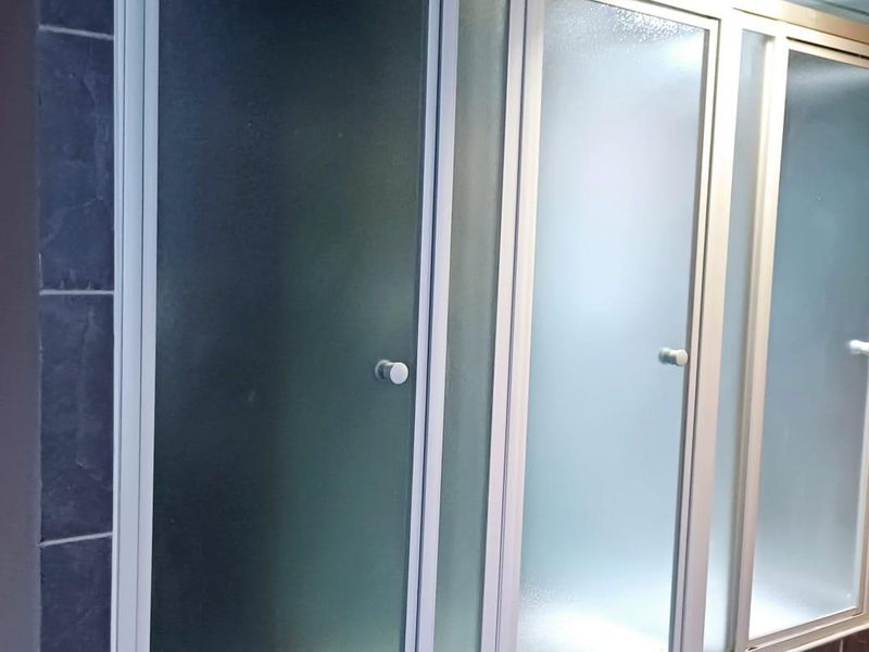 Versatile Office with Unmatched Convenience - Photo 10