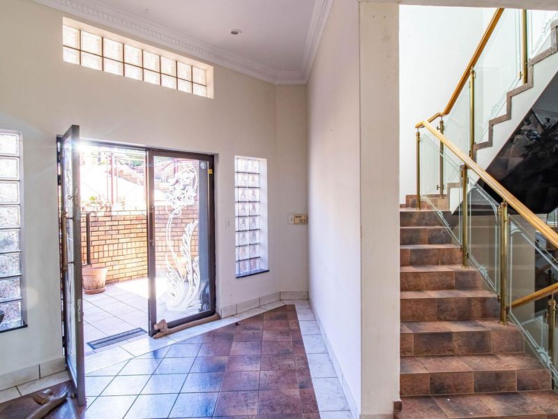 Spacious Family Home in Secure Estate - Photo 7