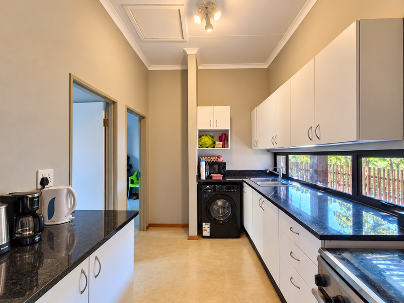 3-Bedroom Townhouse for Sale in The Village – Hoedspruit Wildlife Estate - Photo 6