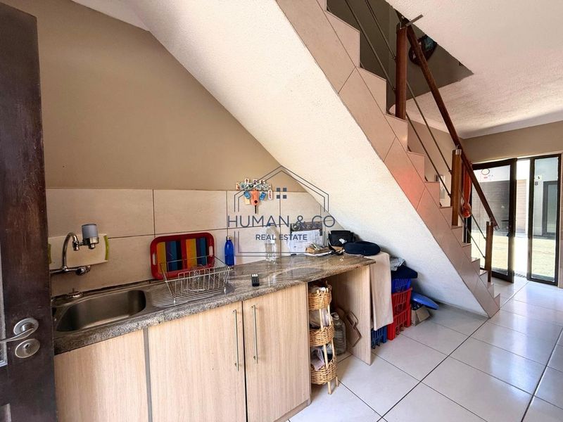 Modern 3-bedroom townhouse in town center - Photo 5