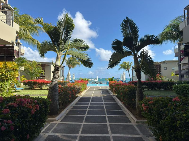 EXCLUSIVE BEACHFRONT PARADISE - Photo 2