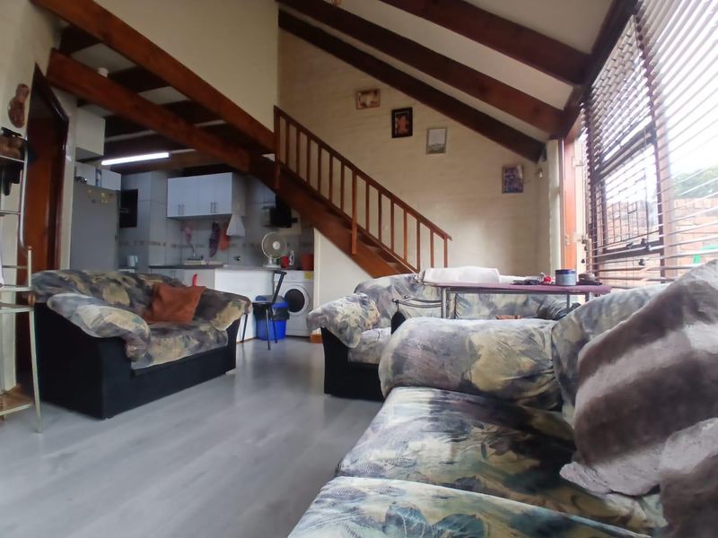 Sectional Title Facebrick Duplex Townhouse in quiet complex - Photo 5