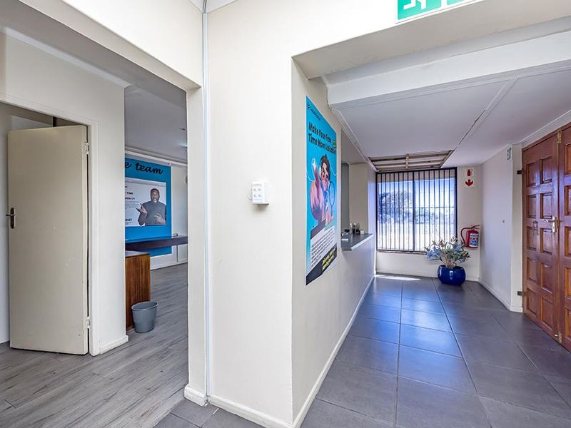 Office Space To Let in Tijgerhof - Photo 2