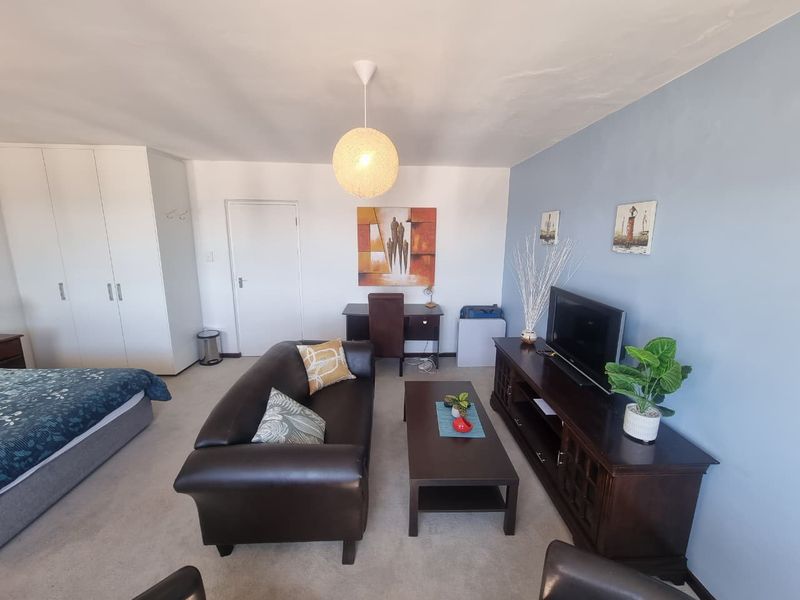 Daily Rental in Ocean View Drive, Sea Point  (minimum stay of 5 days) - Photo 7