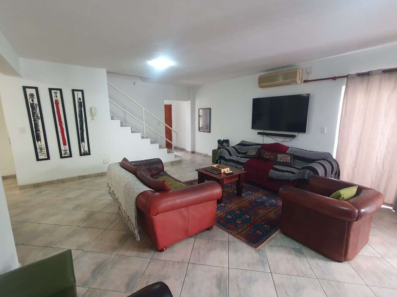 Spacious Townhouse For Sale in the Heart of Klein Windhoek - Photo 5