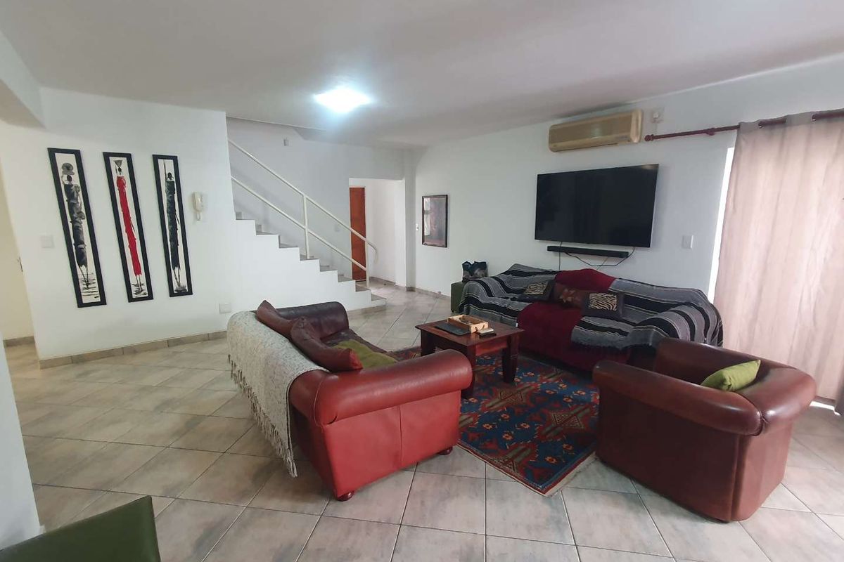 Spacious Townhouse For Sale in the Heart of Klein Windhoek - Photo 5