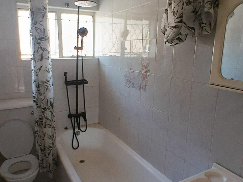 "Invest or Nest: Perfect Birchleigh Townhouse Awaits You!" - Photo 6