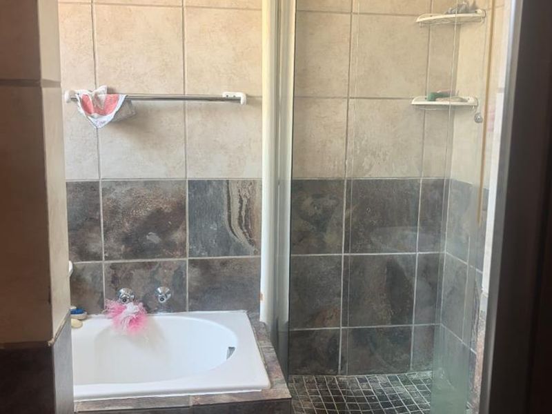 2 Bedrooms Apartment for Sale in Sunnyside, Pretoria - Photo 9