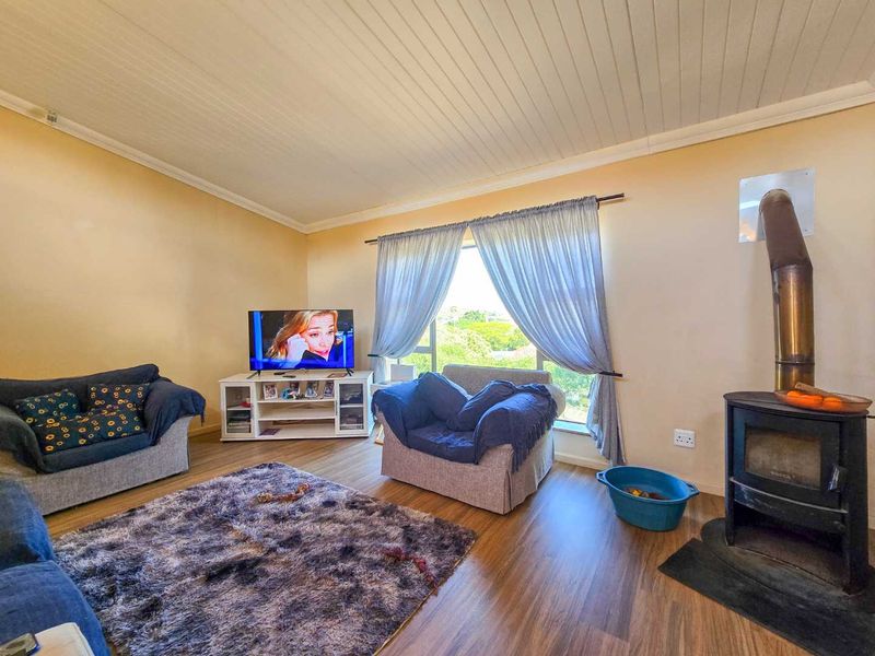 Prestige location with breathtaking river and sea views. - Photo 6