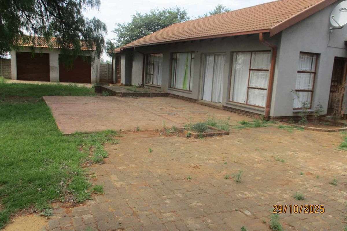 Enjoy the tranquility of Henley - Photo 4