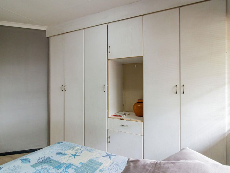 Modern Family Living with Space, Style & Comfort in Annlin. - Photo 8