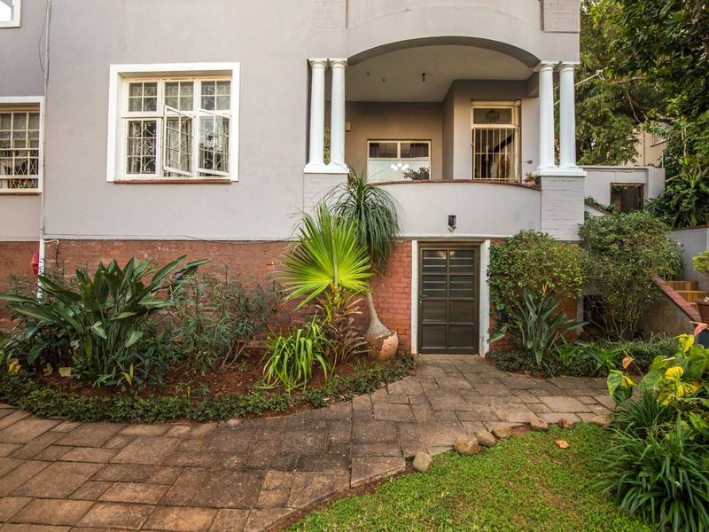 Modern Townhouse - Photo 10