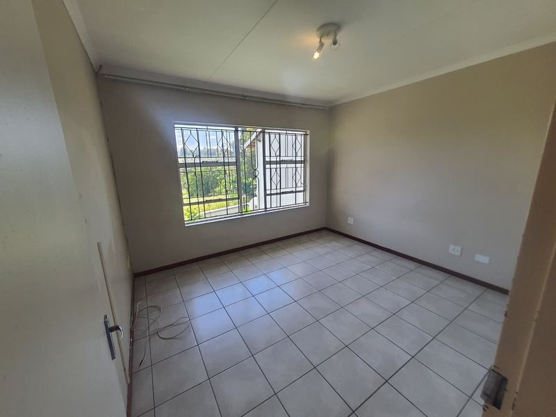 PRIME 2 bedroom 1 bath apartment - Photo 8