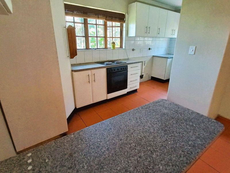 FOR RENT  |  FIELDS HILL  |  KLOOF  |  2 BEDROOM HOUSE - Photo 10