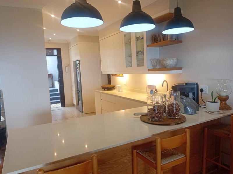 Exceptional investment property in sought after Glenashley with outstanding sea views. - Photo 10