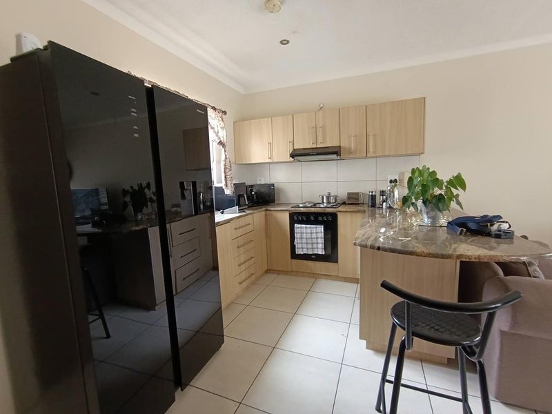 8x TOWNHOUSES FOR SALE IN UNION COURT - WALVISBAY - Photo 8