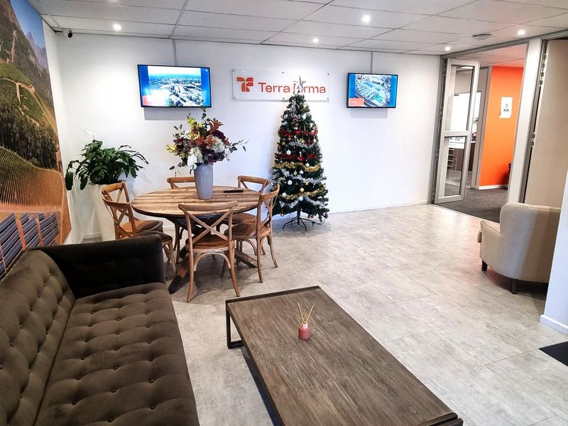 Beautiful First Floor Office in Steenberg Office Park - Photo 3