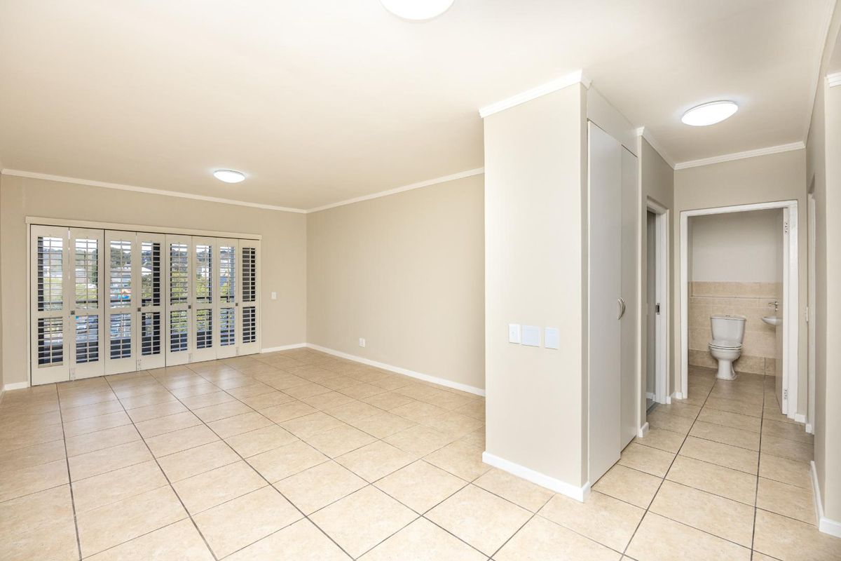 2 bedroomed apartment conveniently situated in Claremont - Photo 3