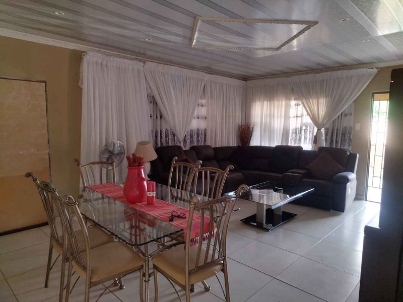 Ready to move in house for sale in Winterveldt - Photo 9