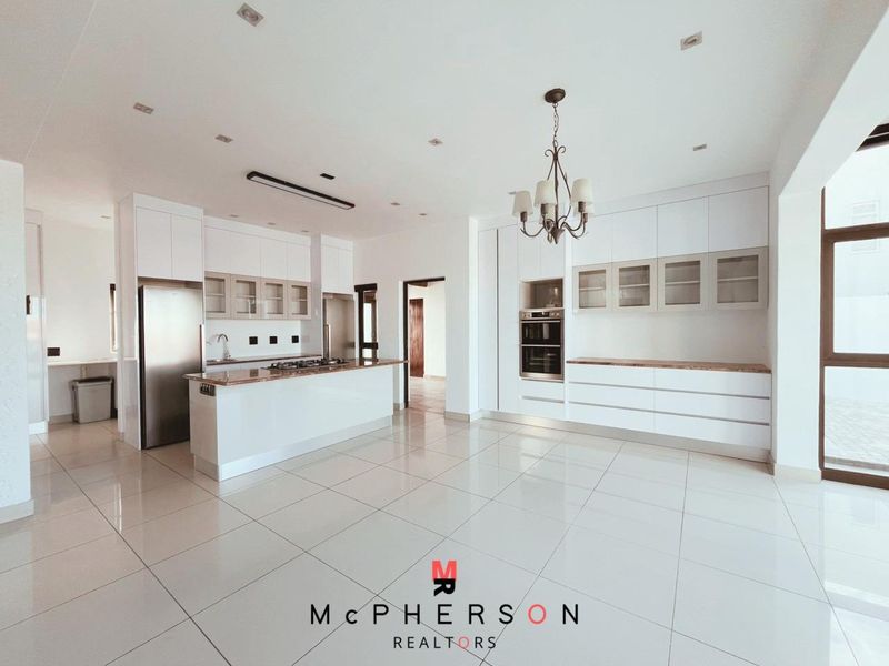 Luxury Desert View Residence - Photo 9