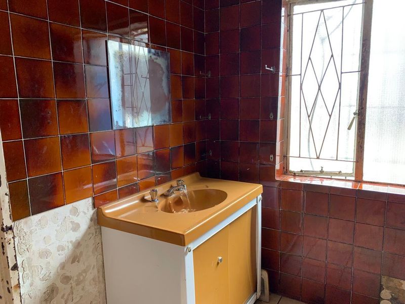 Secure & Spacious: Ideal for Families & Investors! - Photo 9