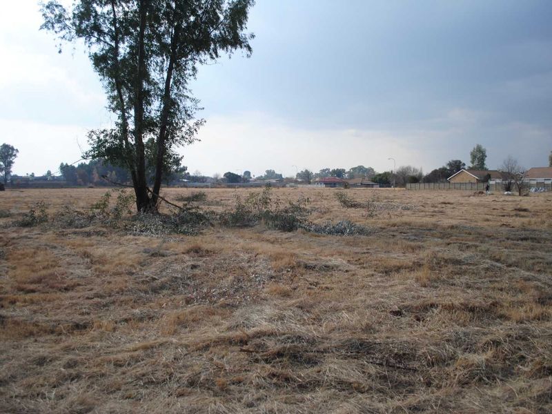 Lovely, Prime Vacant stand for sectional title development - Photo 3