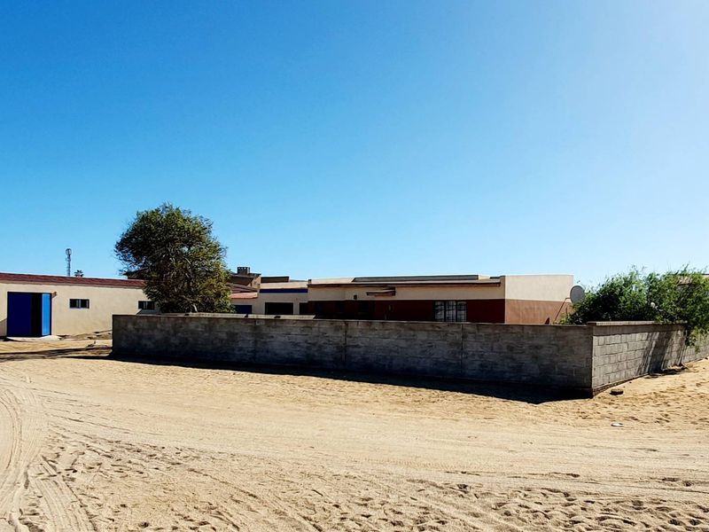 Ideal building to run your own business from! - Photo 2