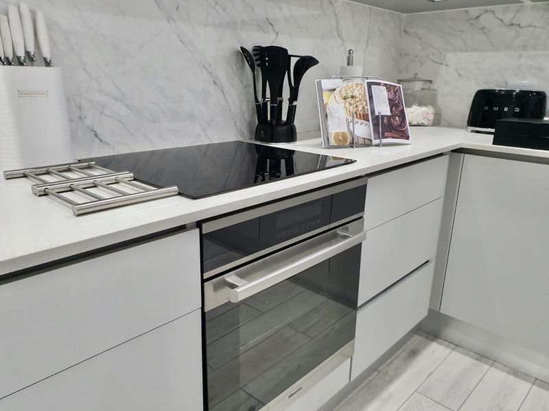 Hendra Estates - Exquisite, Coastal Apartment For Sale In Prime Umhlanga Rocks! - Photo 3