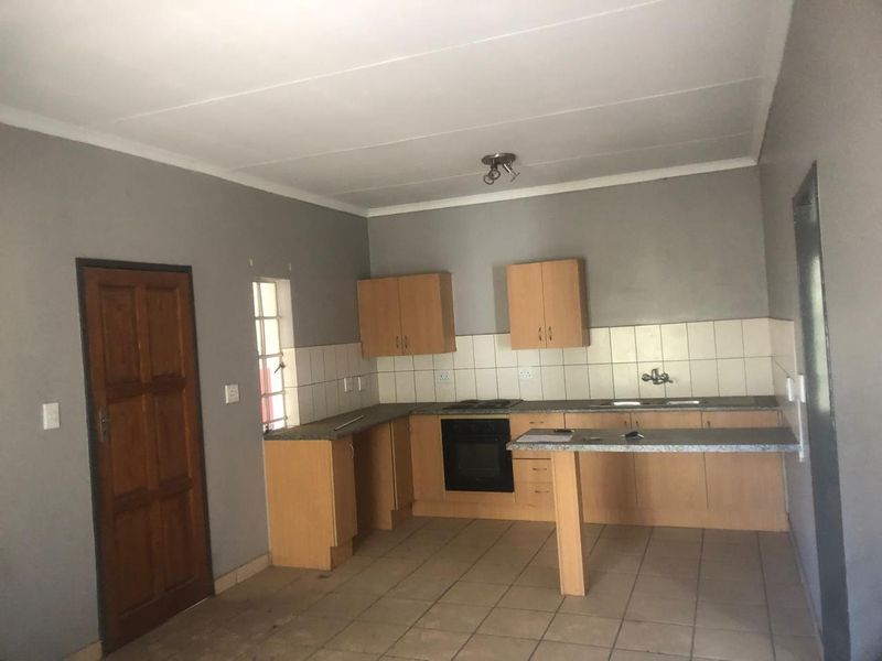 1-Bedroom Bargain: Prime Location & Covered Parking!" - Photo 2