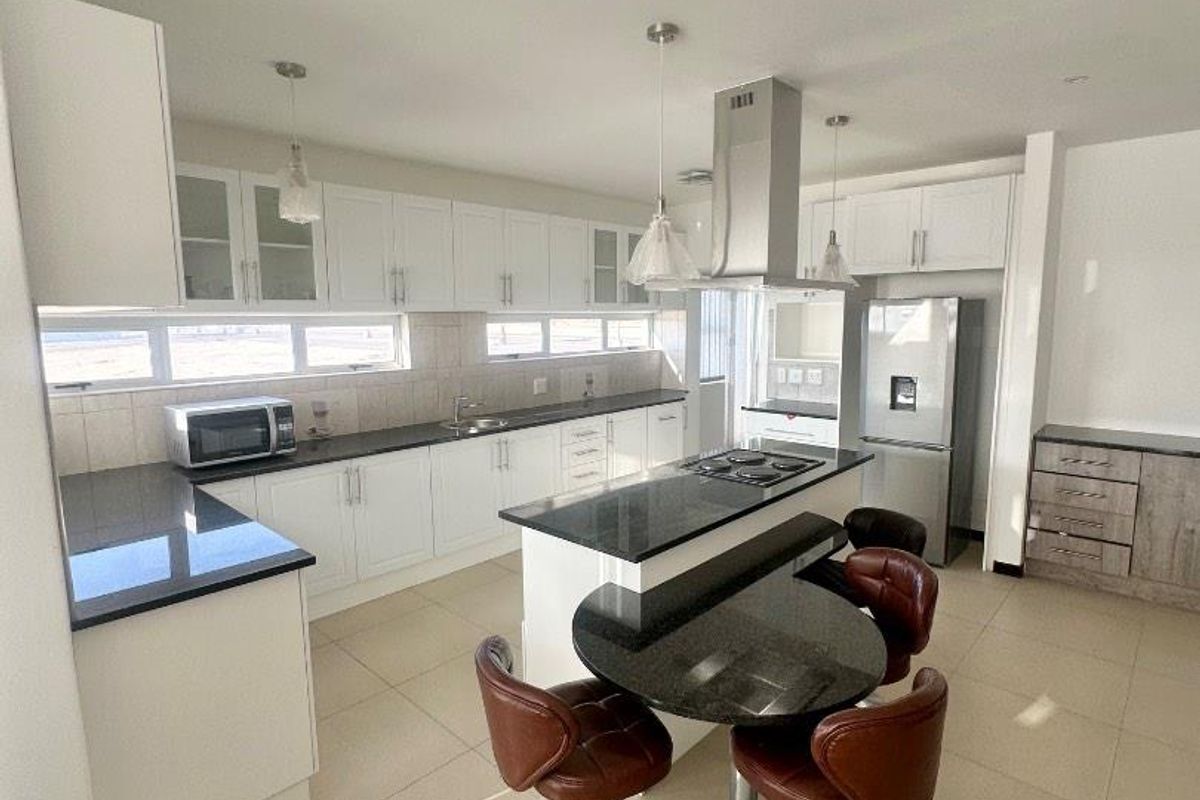 3 Bedrooms House with 2 Bedrooms Flat For Sale in Afrodite Beach - Photo 5