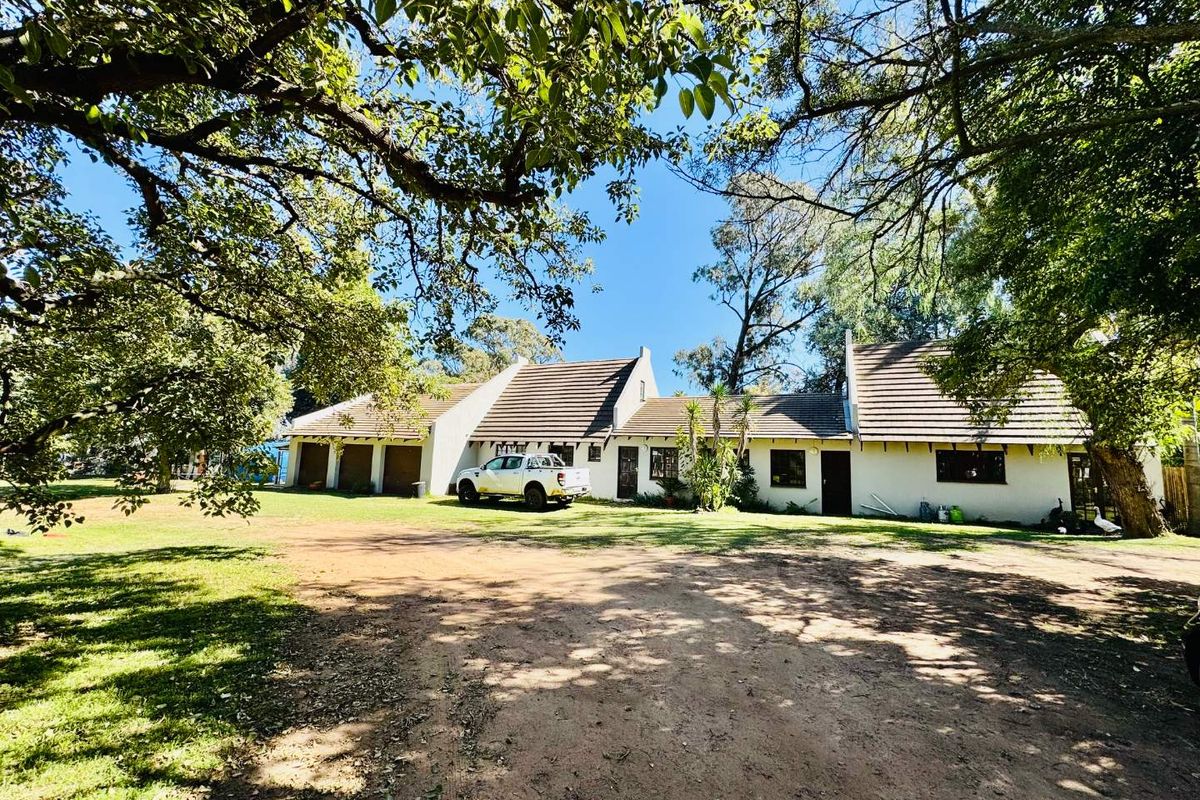 GRAND ESTATE FOR SALE IN FAIRLEAD - Photo 2