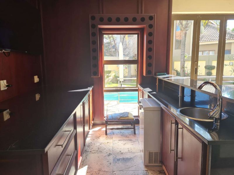 BIG FAMILY HOME IN SECURITY ESTATE - Photo 5