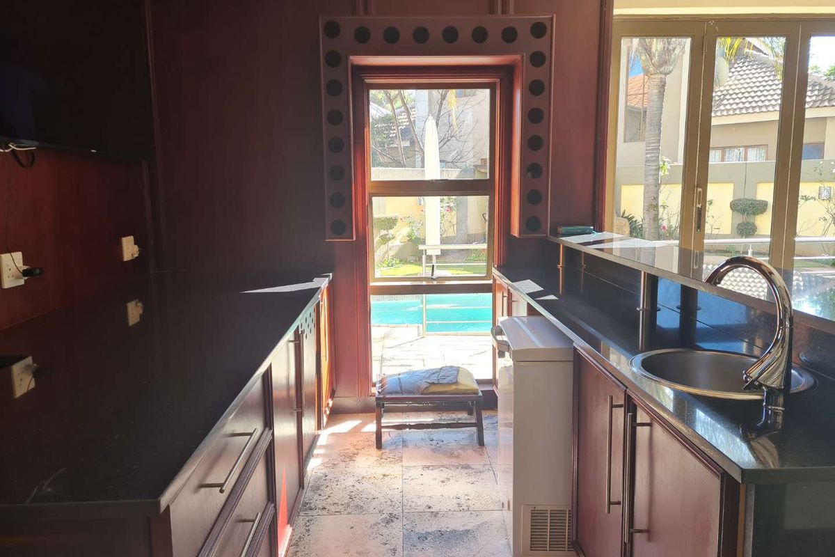 BIG FAMILY HOME IN SECURITY ESTATE - Photo 5