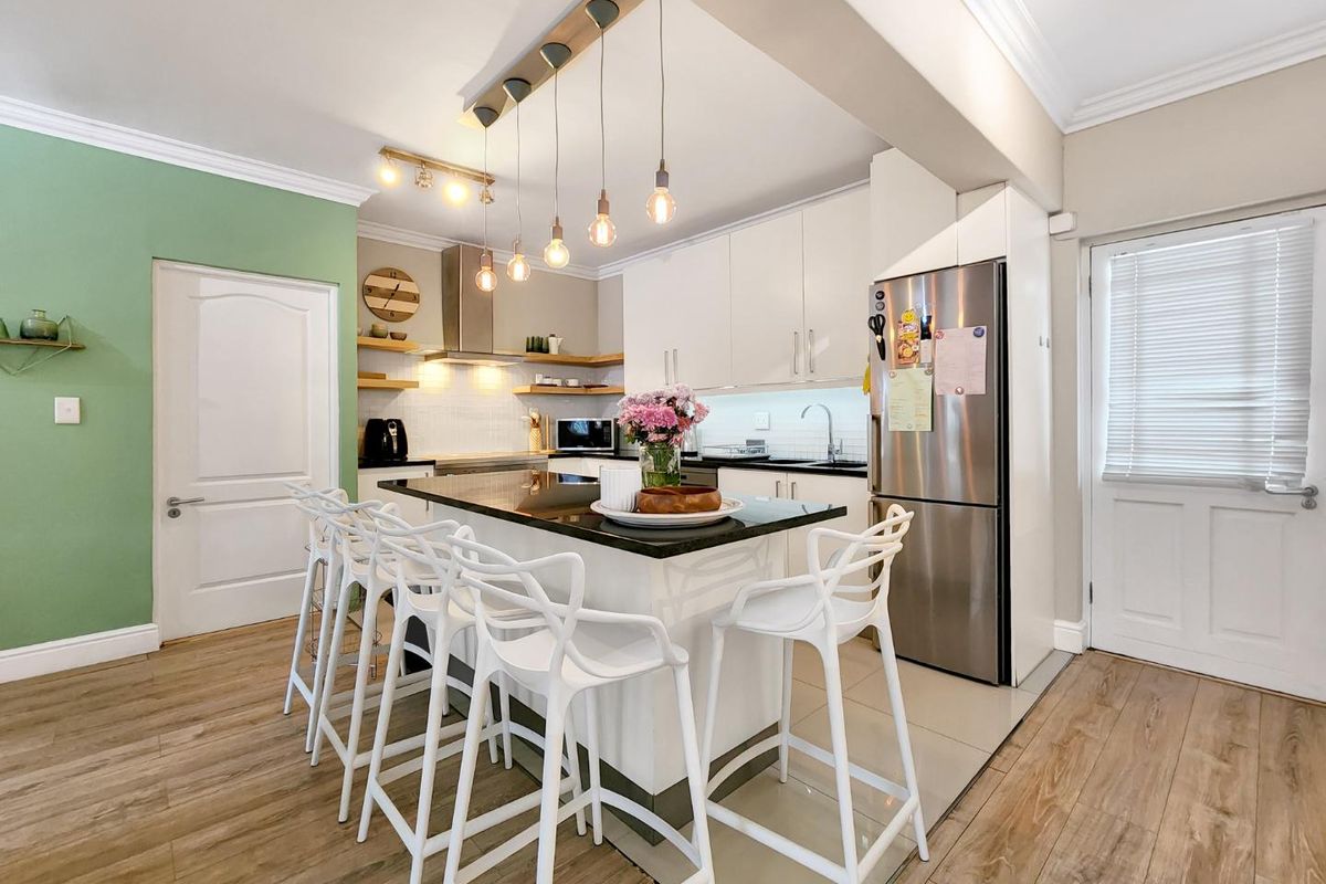 Stylish 2-Bed, 2-Bath Apartment - Photo 5