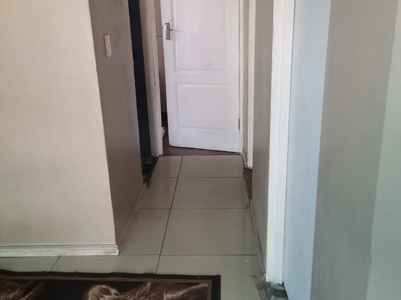 Three-Bedroom Home for Sale in Site B, L Section, Khayelitsha - Photo 7