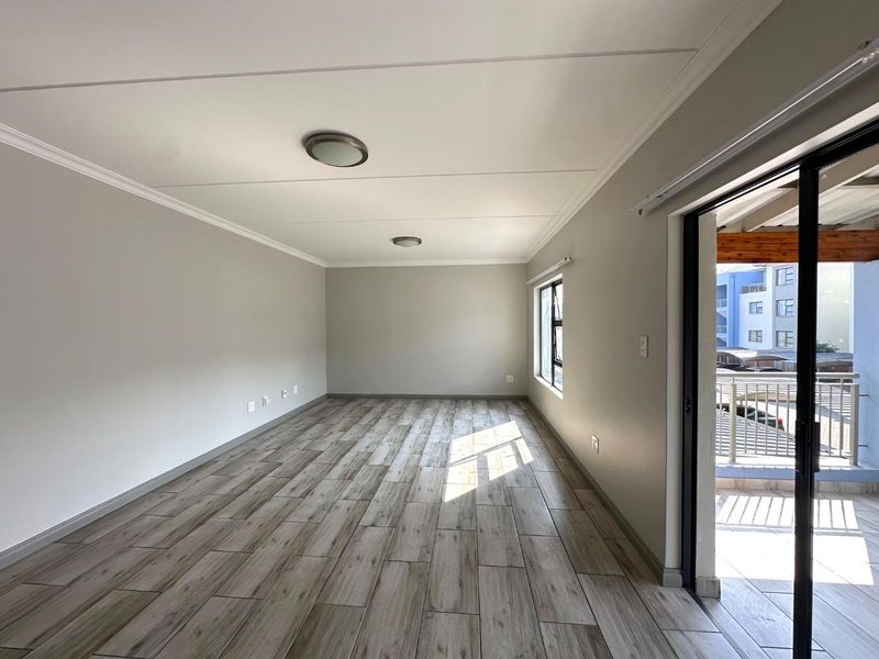 Modern 2 Bedroom 2 bath Apartment To Rent in Umthunzi Valley - Photo 6