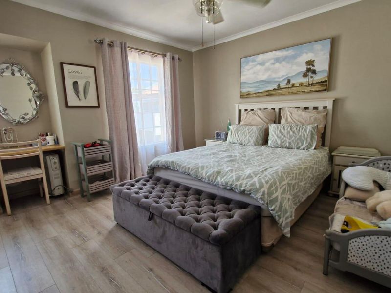 Modern Redruth 2-Bed: Spacious, Secure, & Transfer Duty Free - Photo 10