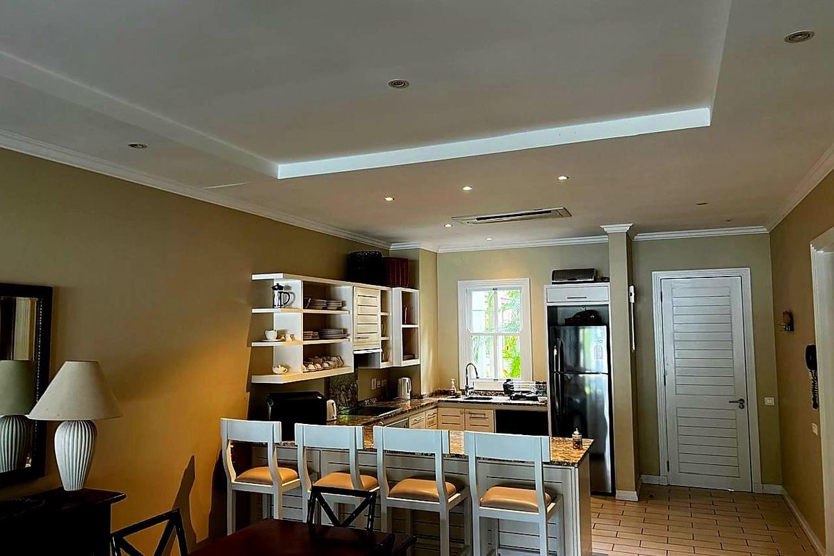 Stunning Garden Apartment overlooking the International Superyacht Marina - Photo 5